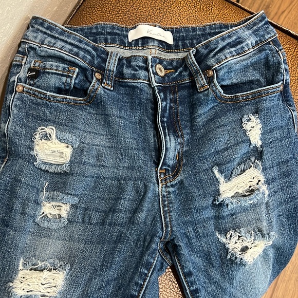 Like New Kancan LA Stone Washed Distressed Styled Holes Stretch Jeans 98% Cotton - Picture 2 of 8